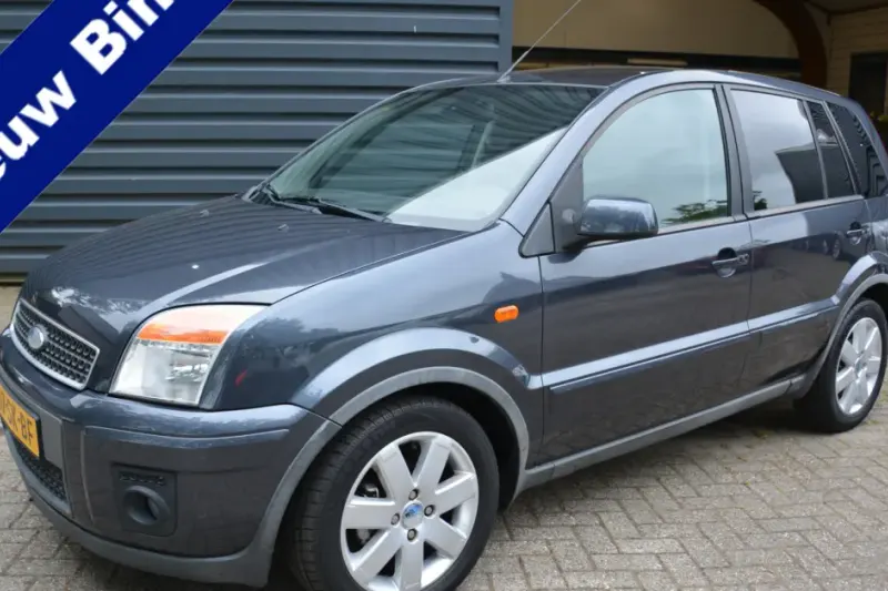 Ford Fusion (2006)