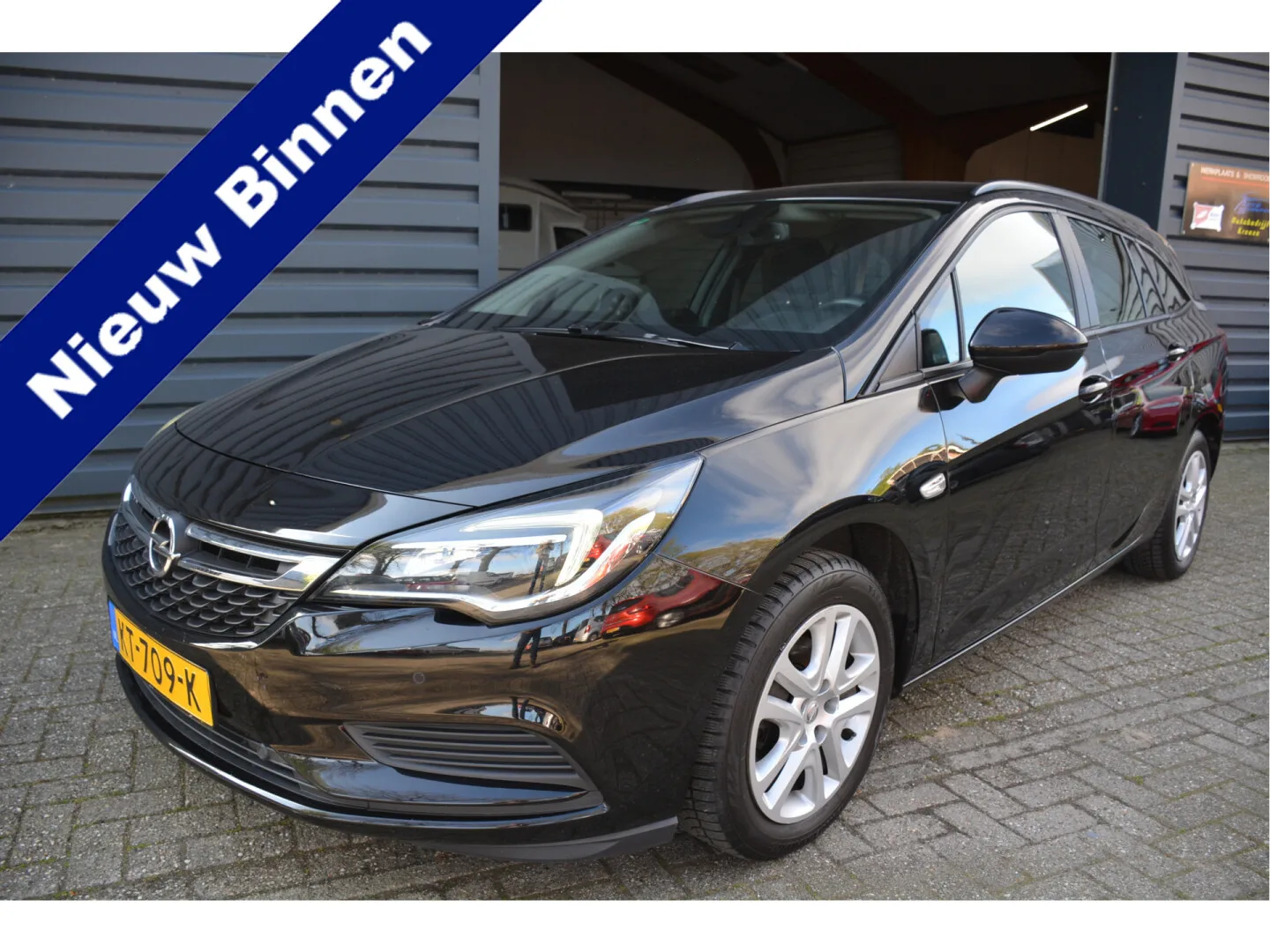 Opel Astra (2016) — foto 1