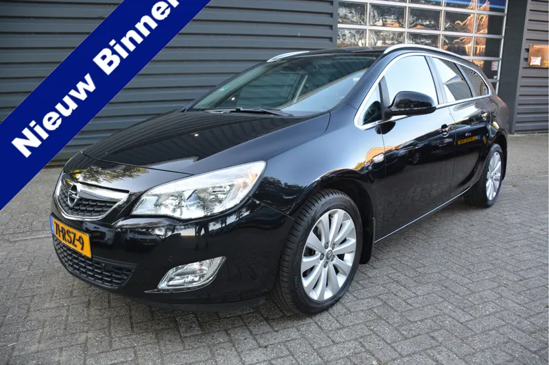 Opel Astra (2011)