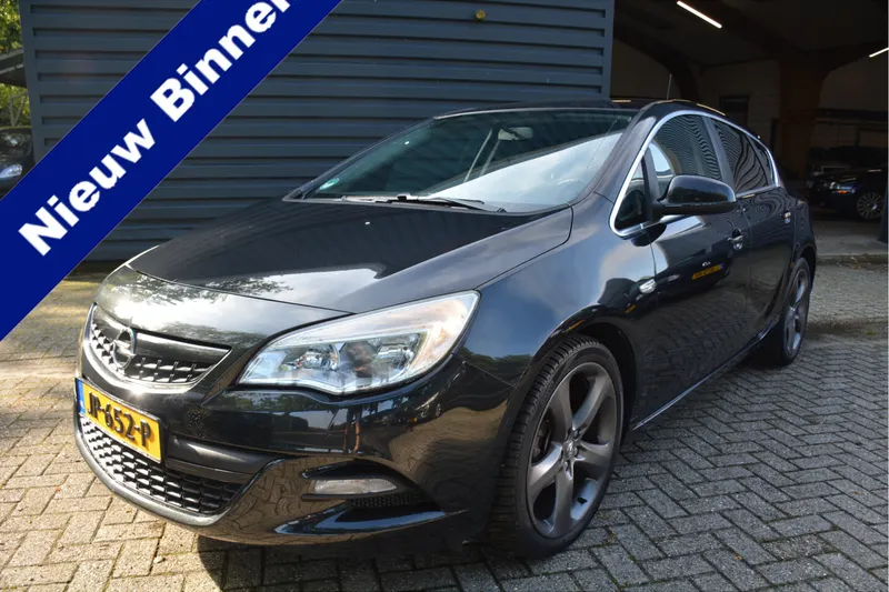 Opel Astra (2012)