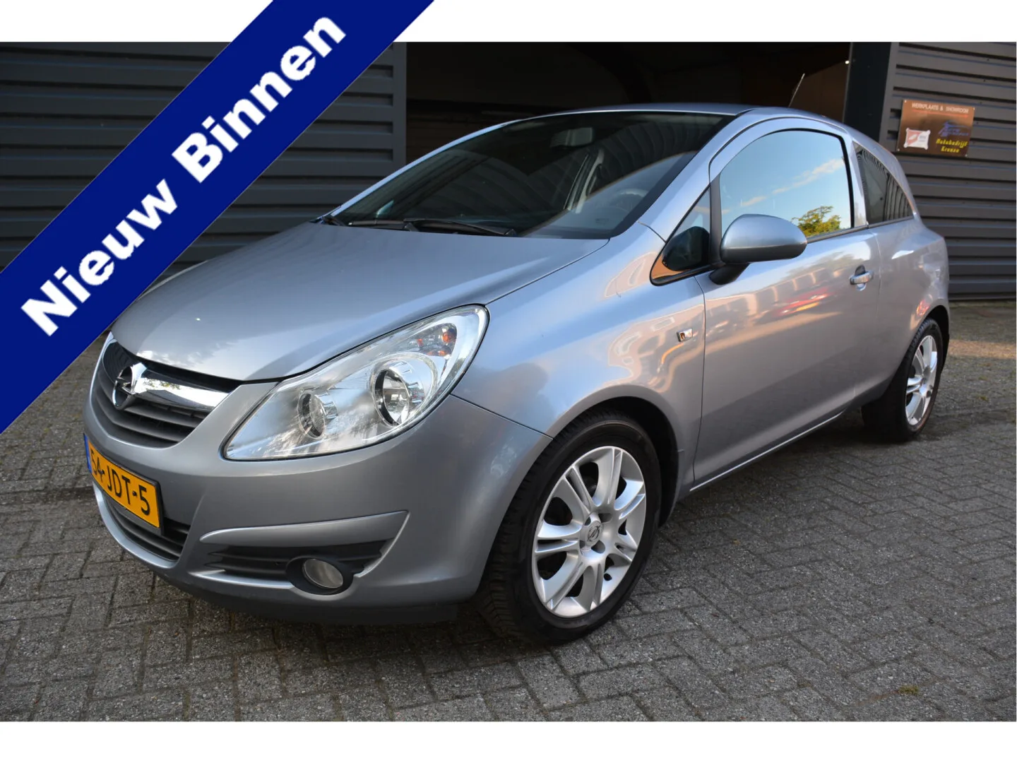 Opel Corsa (2009) — foto 1