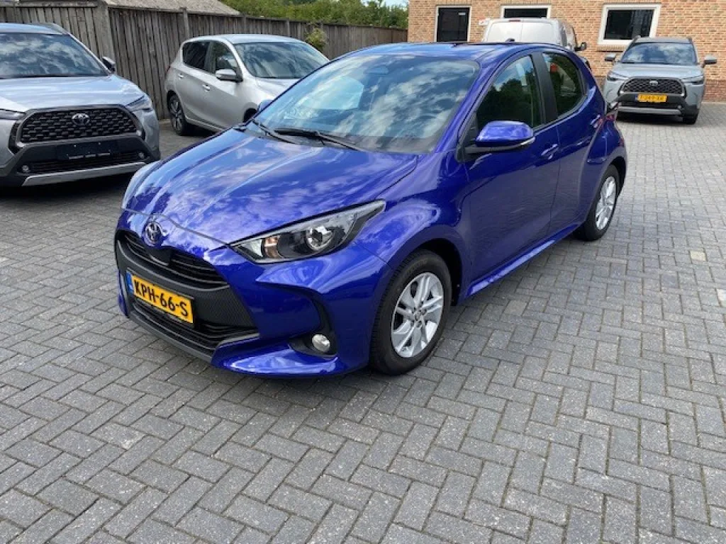 Toyota Yaris (2024) — foto 1