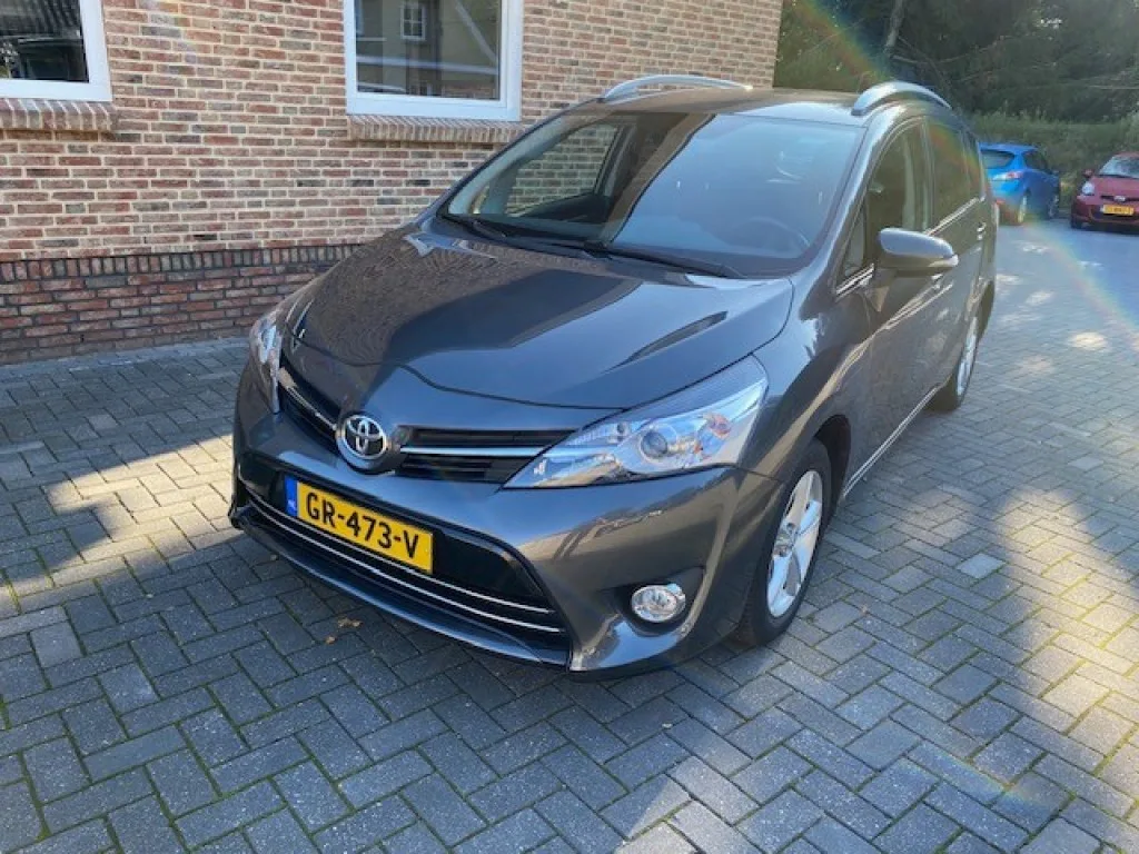 Toyota VERSO (2014) — foto 1