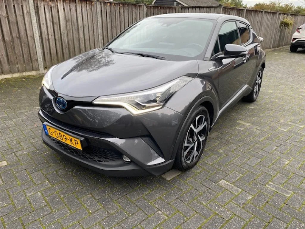 Toyota C-HR (2019) — foto 1