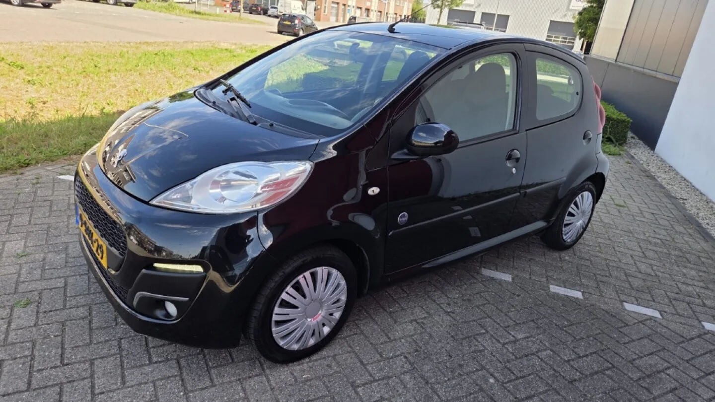 Peugeot 107 (2013) — foto 1