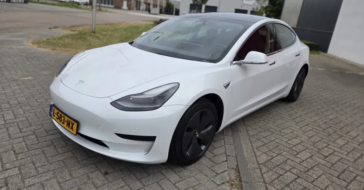 Tesla Model 3 (2020) — foto 1