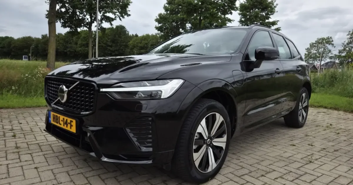 Volvo XC60 (2023) — foto 1