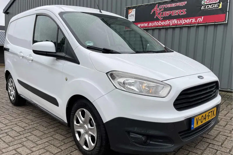 Ford Transit Courier (2016)
