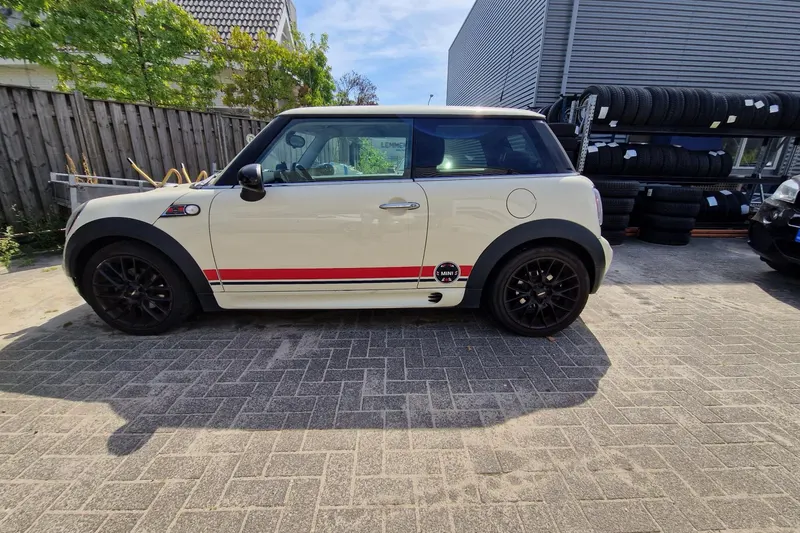 MINI Cooper (2010)