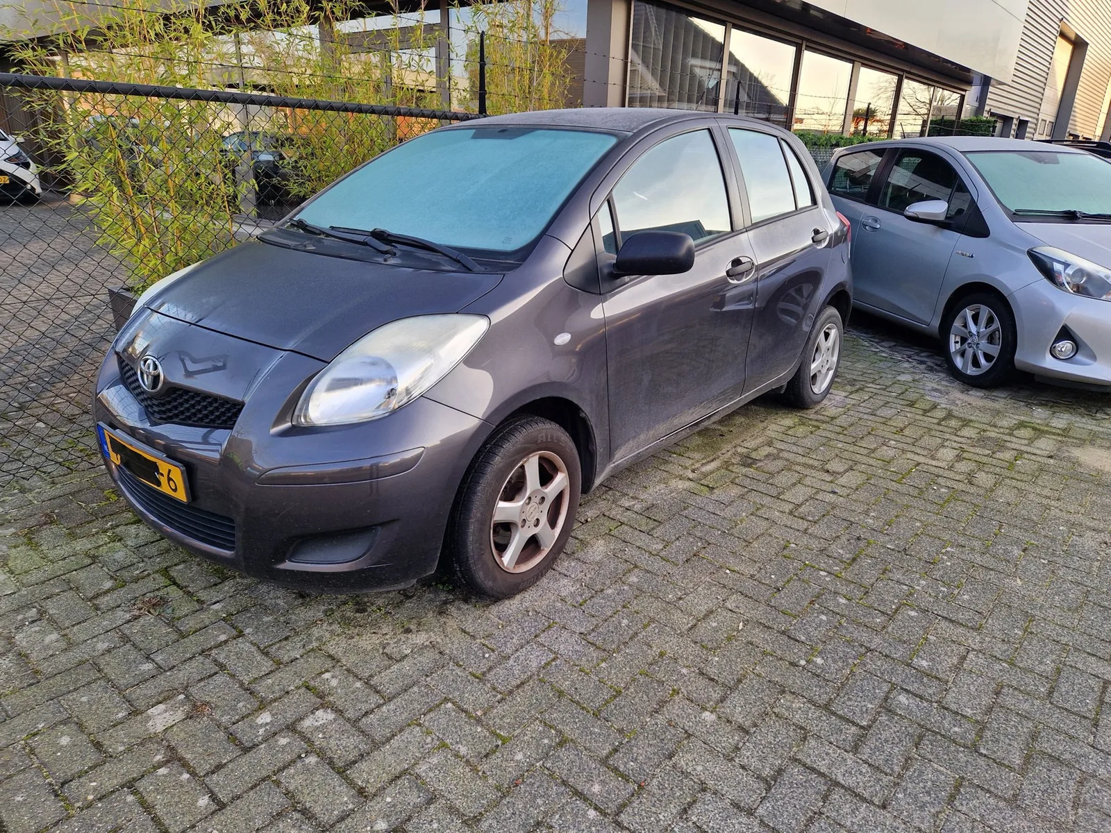 Toyota Yaris (2011) — foto 1