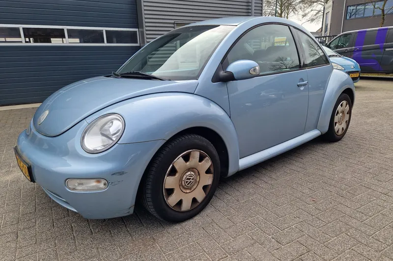 Volkswagen New Beetle (2004)
