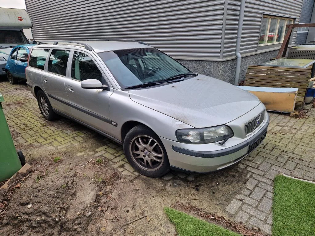 Volvo V70 (2003) — foto 1