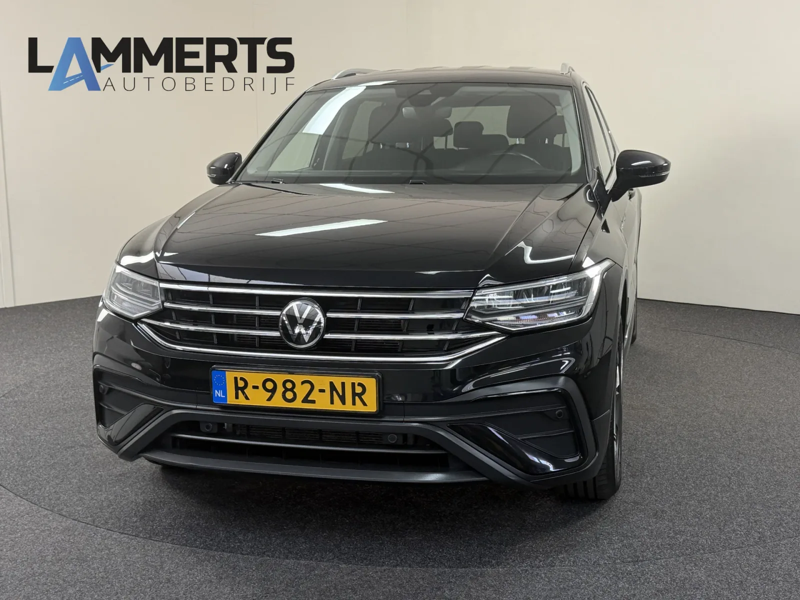 Volkswagen Tiguan (2022) — foto 1