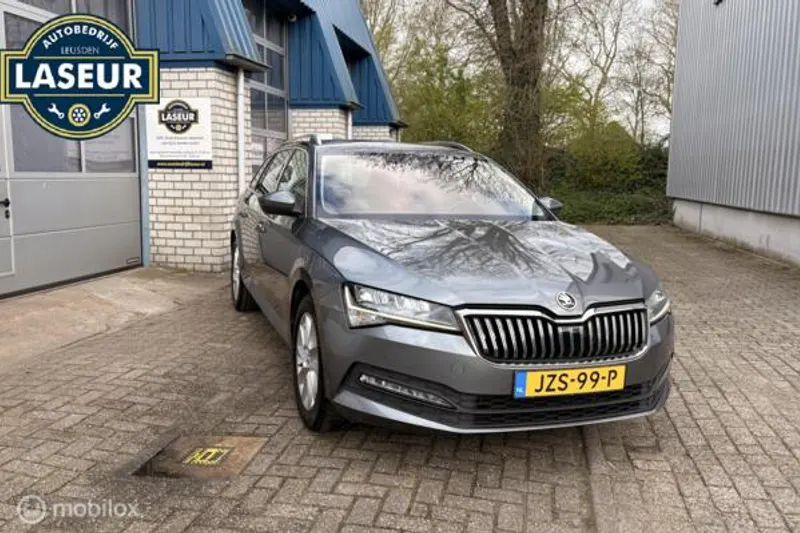 Škoda Superb (2023)