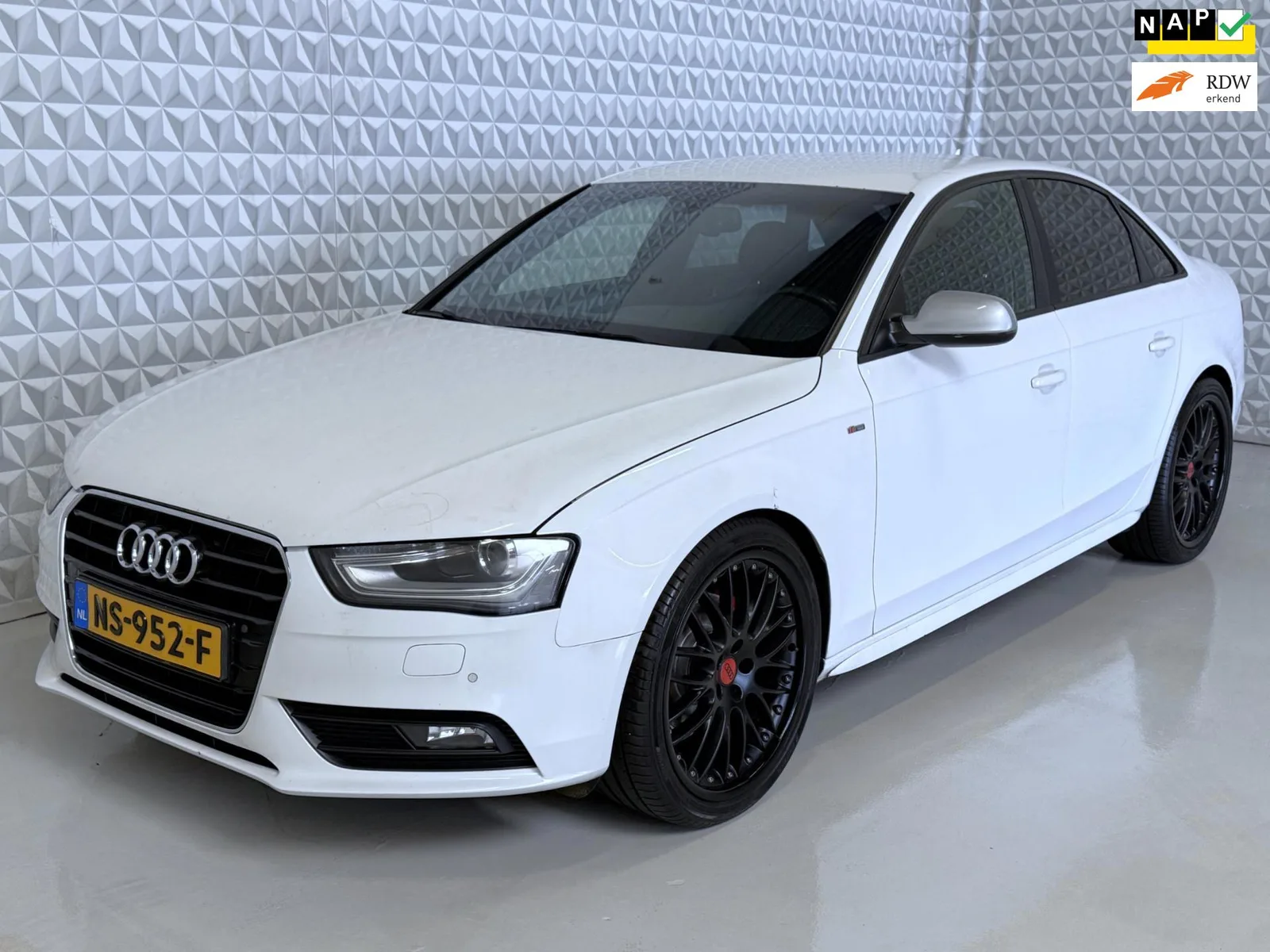 Audi A4 (2015) — foto 1
