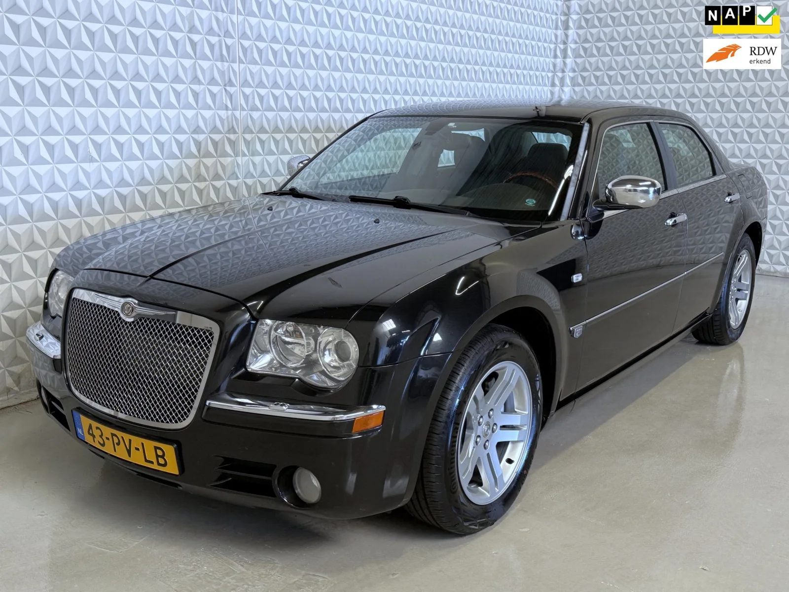 Chrysler 300C (2005) — foto 1