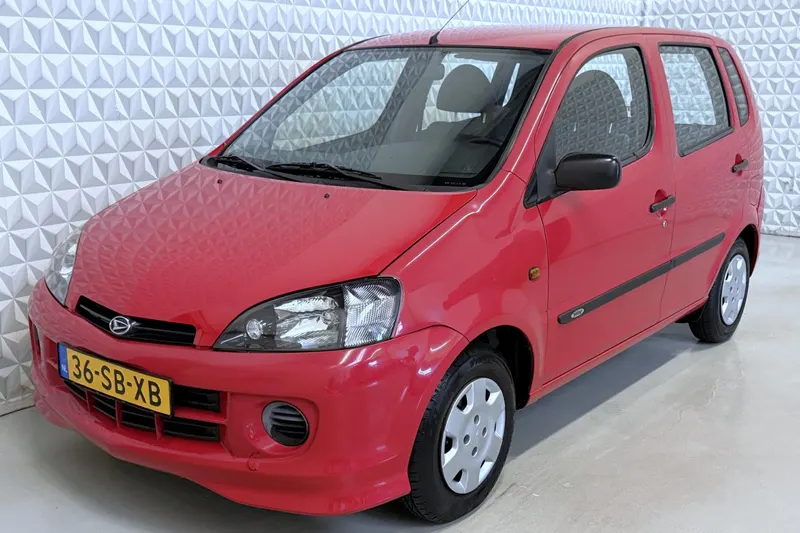 Daihatsu Young RV (2005)