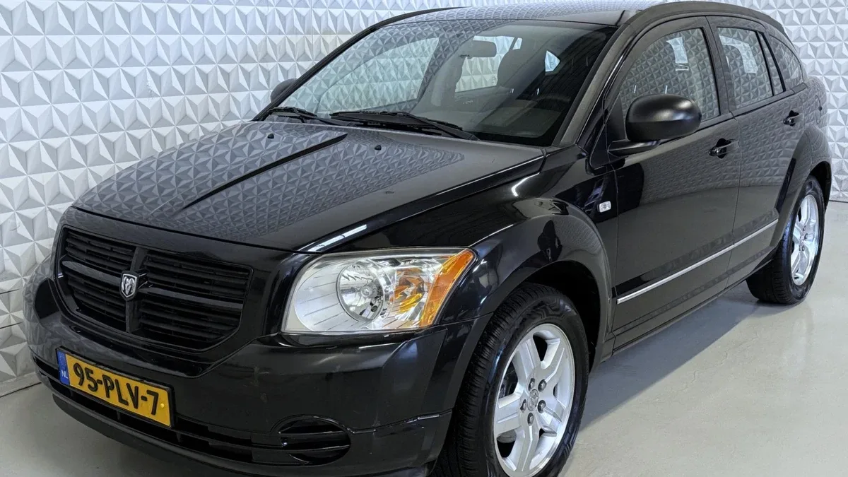 Dodge Caliber (2011) — foto 1