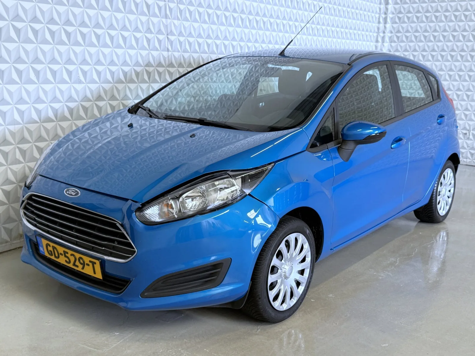 Ford Fiesta (2015) — foto 1