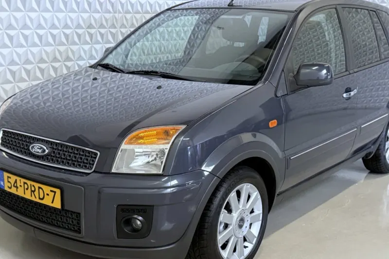 Ford Fusion (2011)