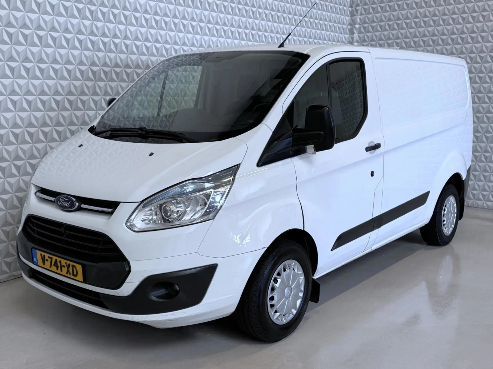 Ford Transit (2014) — foto 1