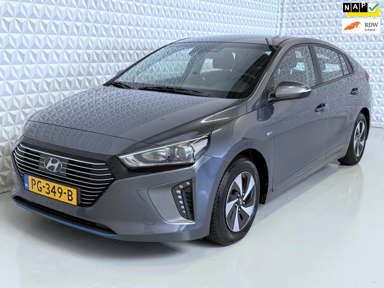 Hyundai Ioniq (2017) — foto 1