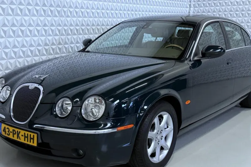 Jaguar S-Type (2004)