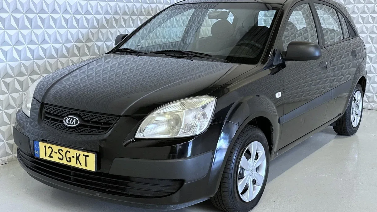 Kia Rio (2006) — foto 1