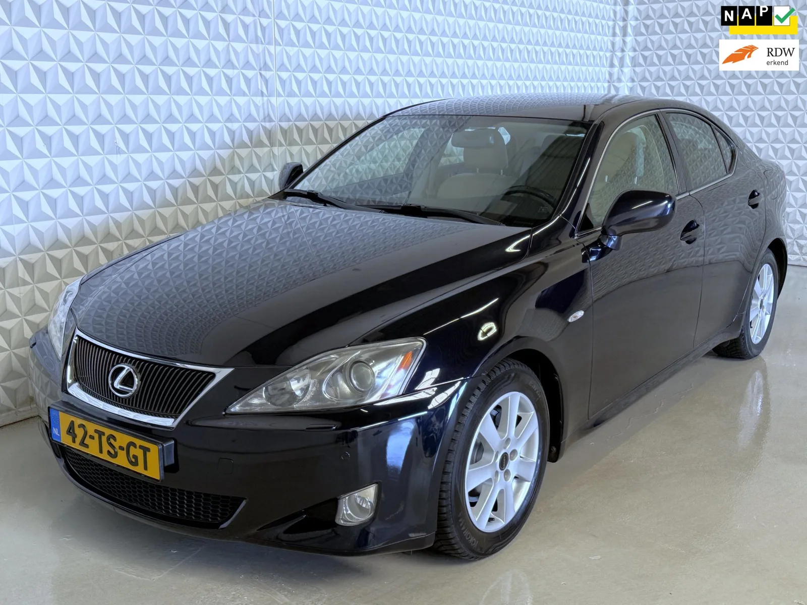 Lexus IS (2007) — foto 1