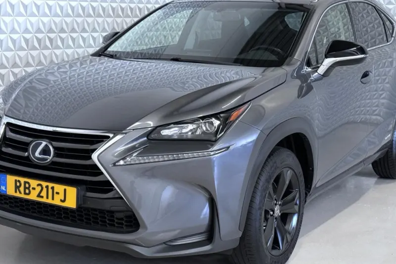 Lexus NX (2017)