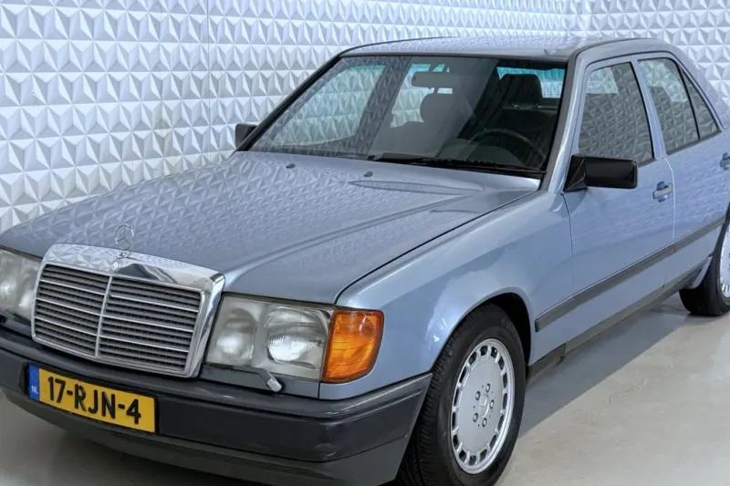 Mercedes-Benz 200-Serie (0)
