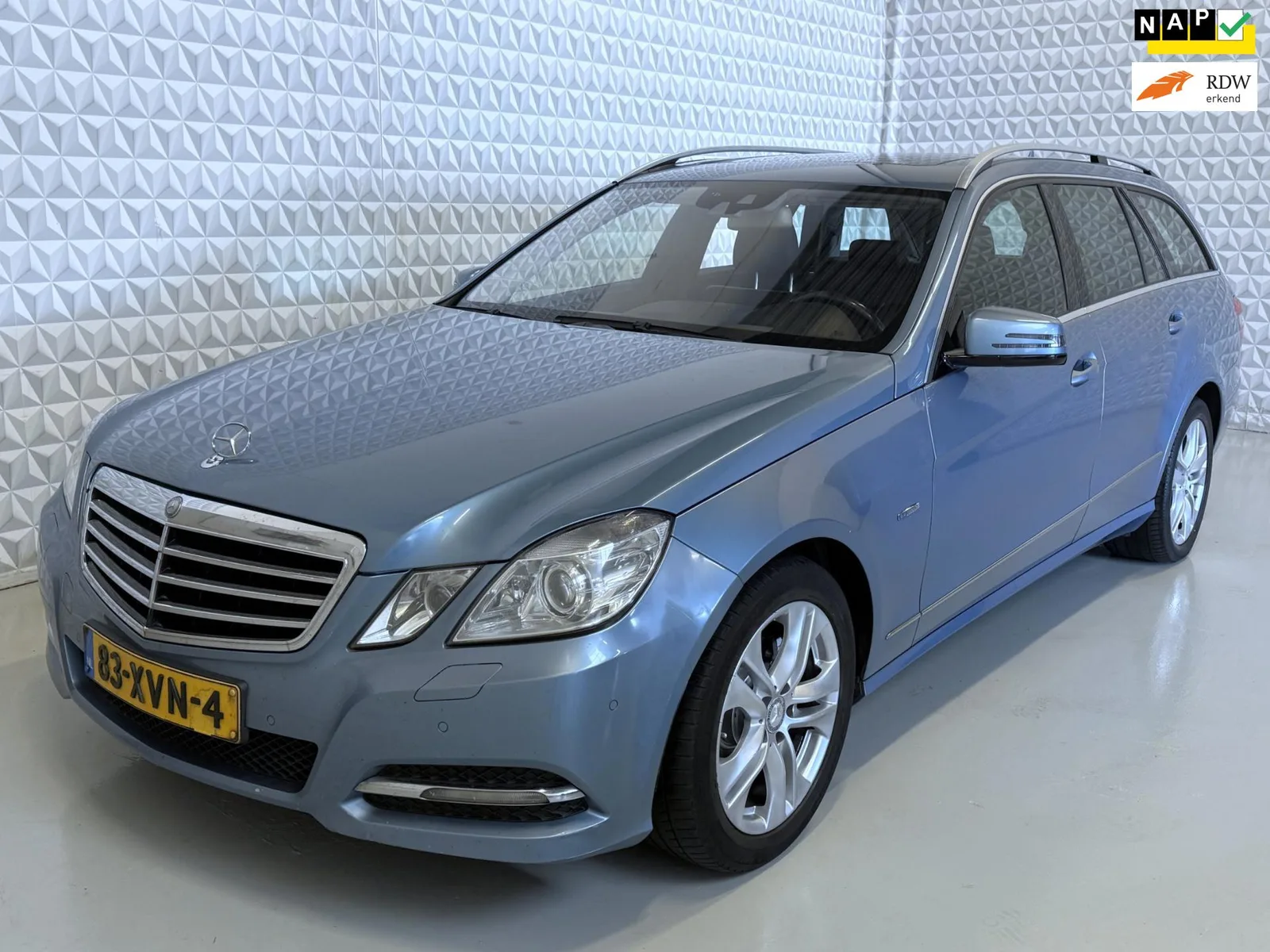 Mercedes-Benz E-Klasse (2011) — foto 1