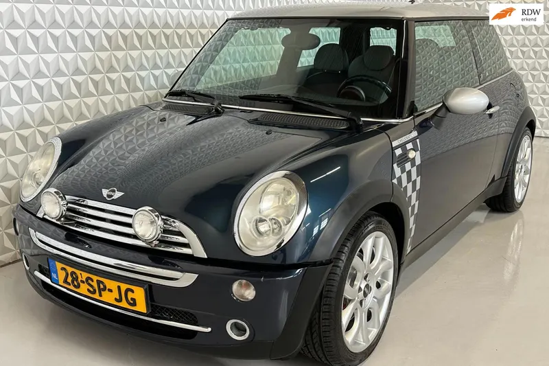 MINI  (2006)