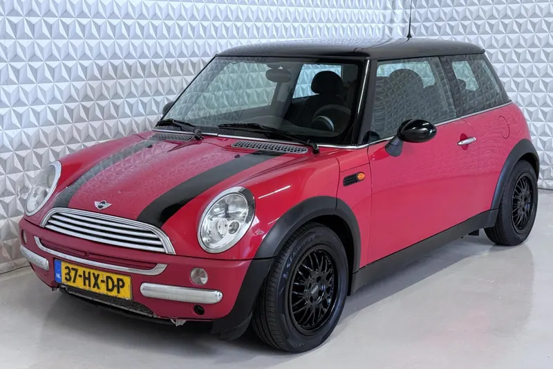 MINI  (2002)