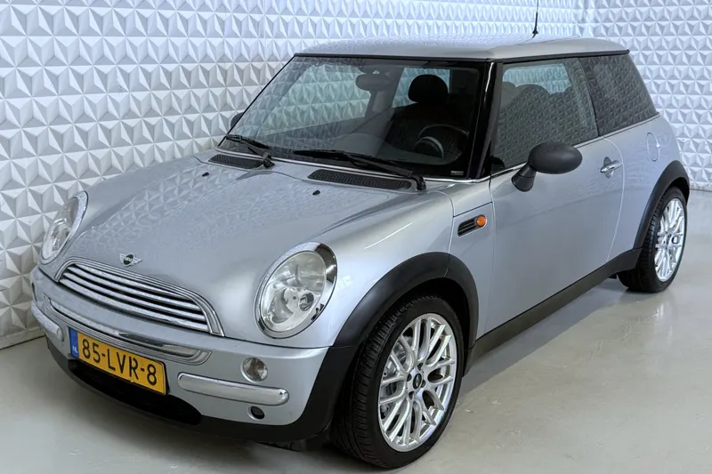 MINI  (2004)