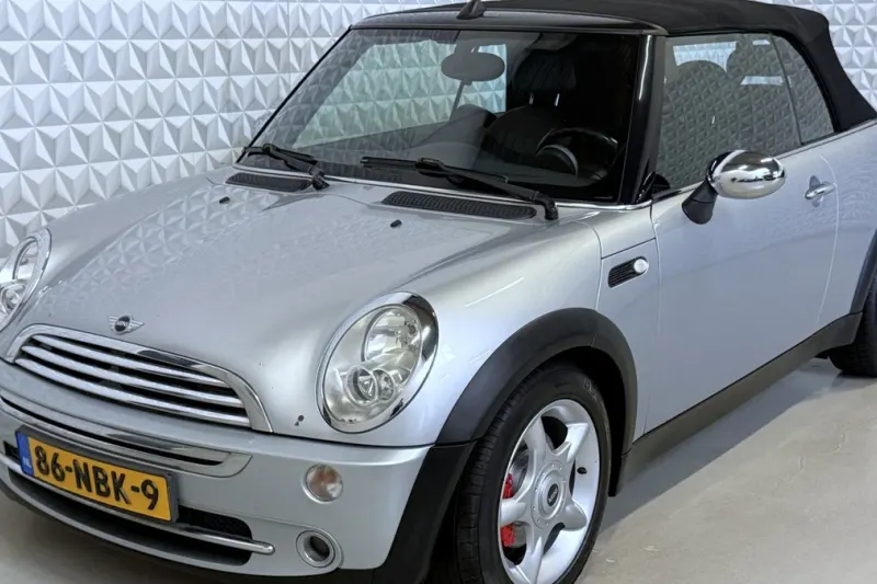 MINI Cabrio (2005)