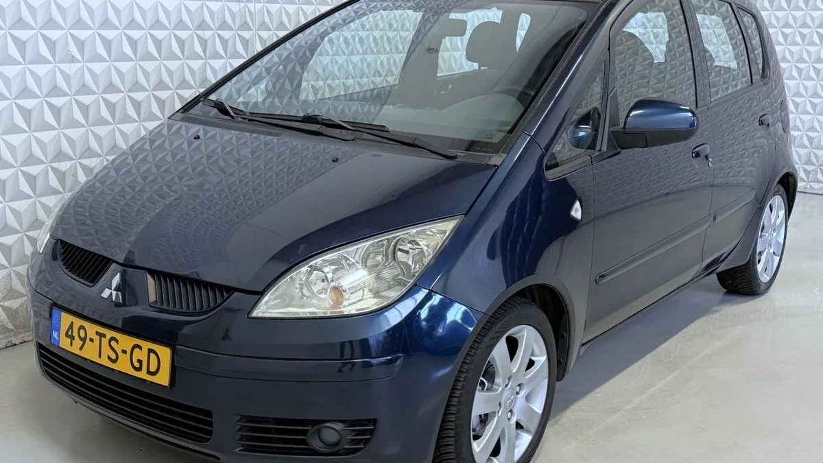 Mitsubishi Colt (2007) — foto 1