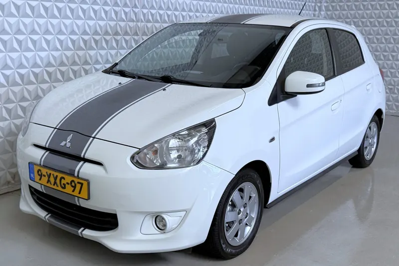 Mitsubishi Space