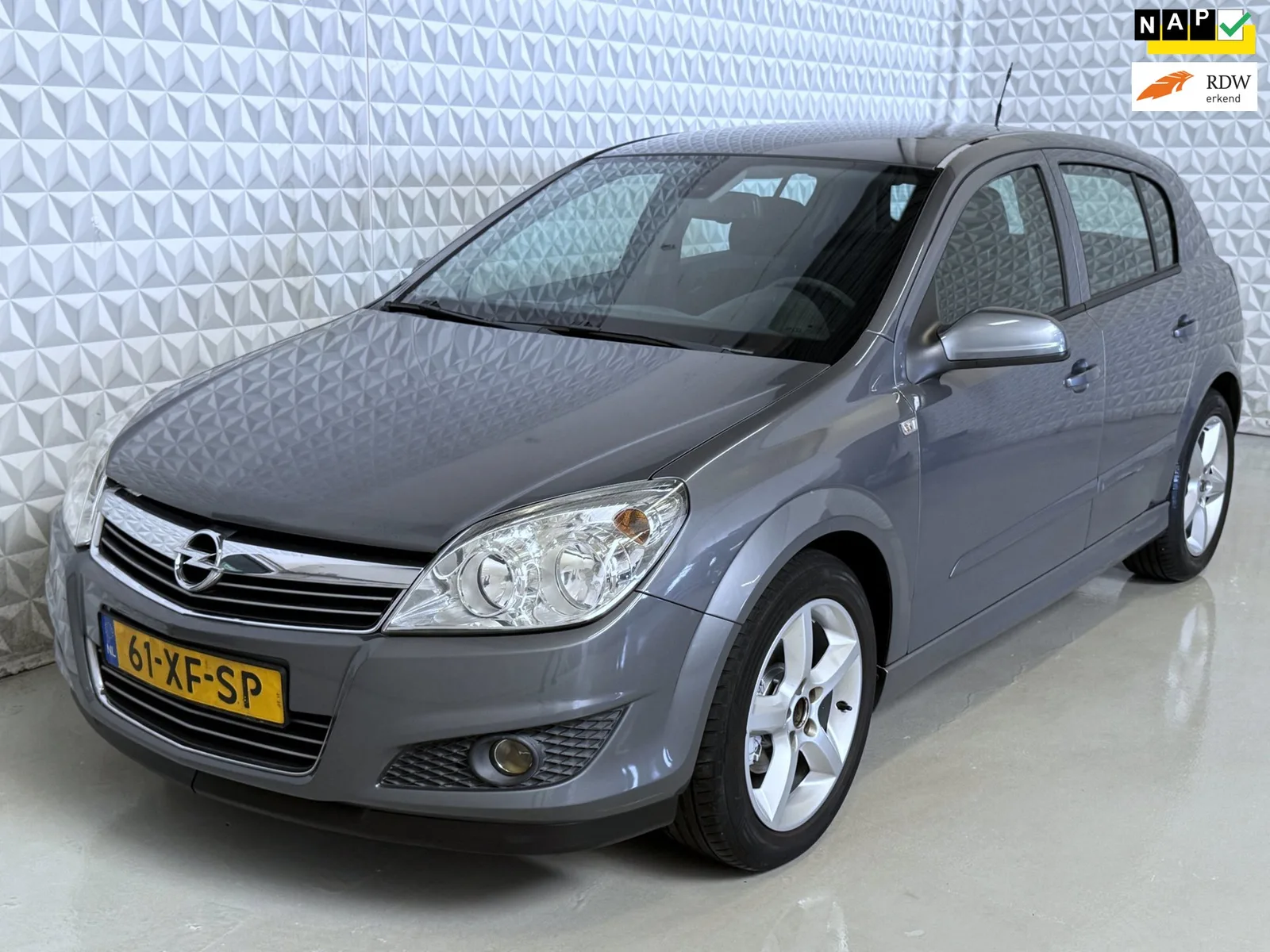 Opel Astra (2007) — foto 1
