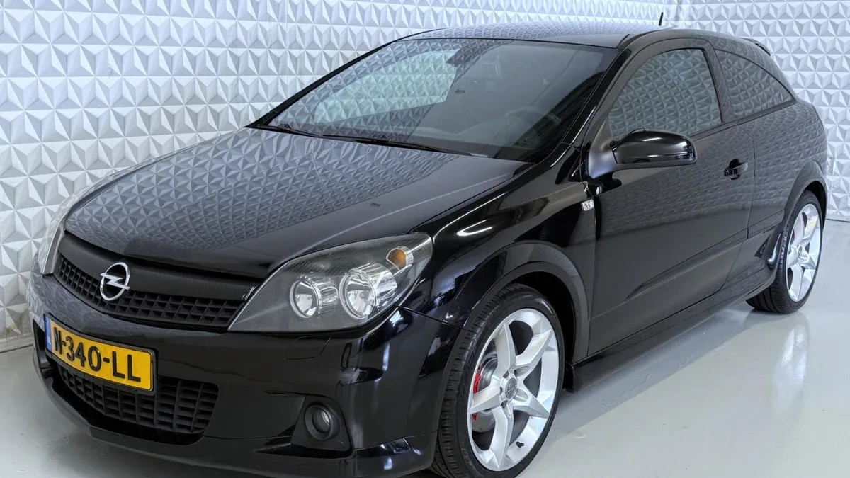 Opel Astra (2009) — foto 1