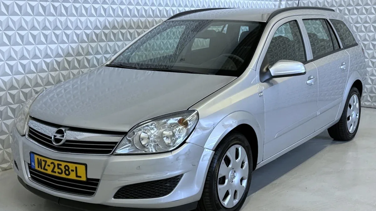 Opel Astra (2007) — foto 1