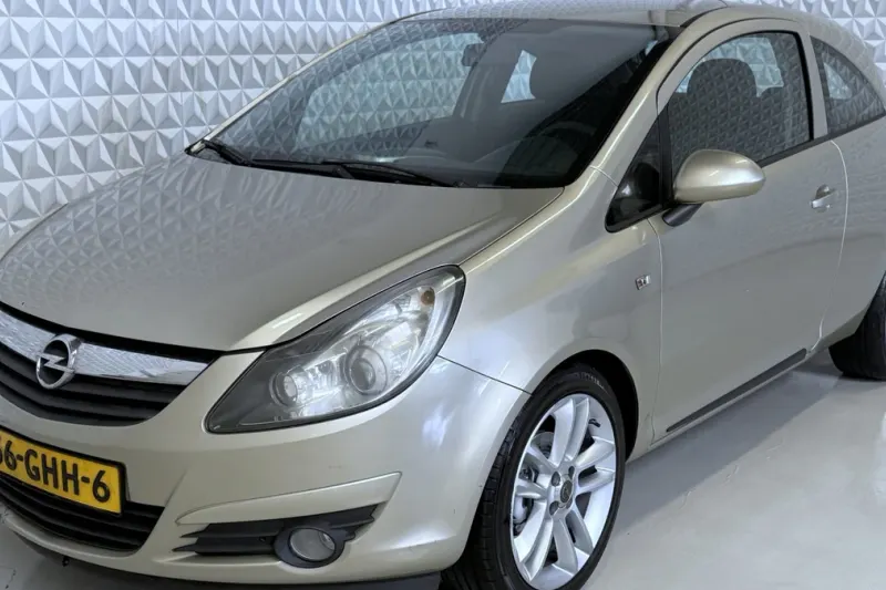 Opel Corsa (2008)