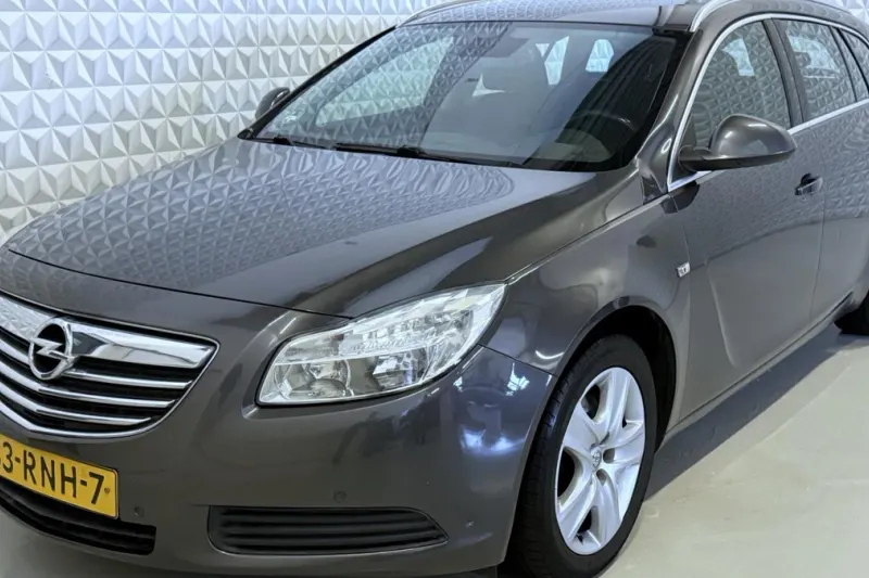 Opel Insignia (2011)