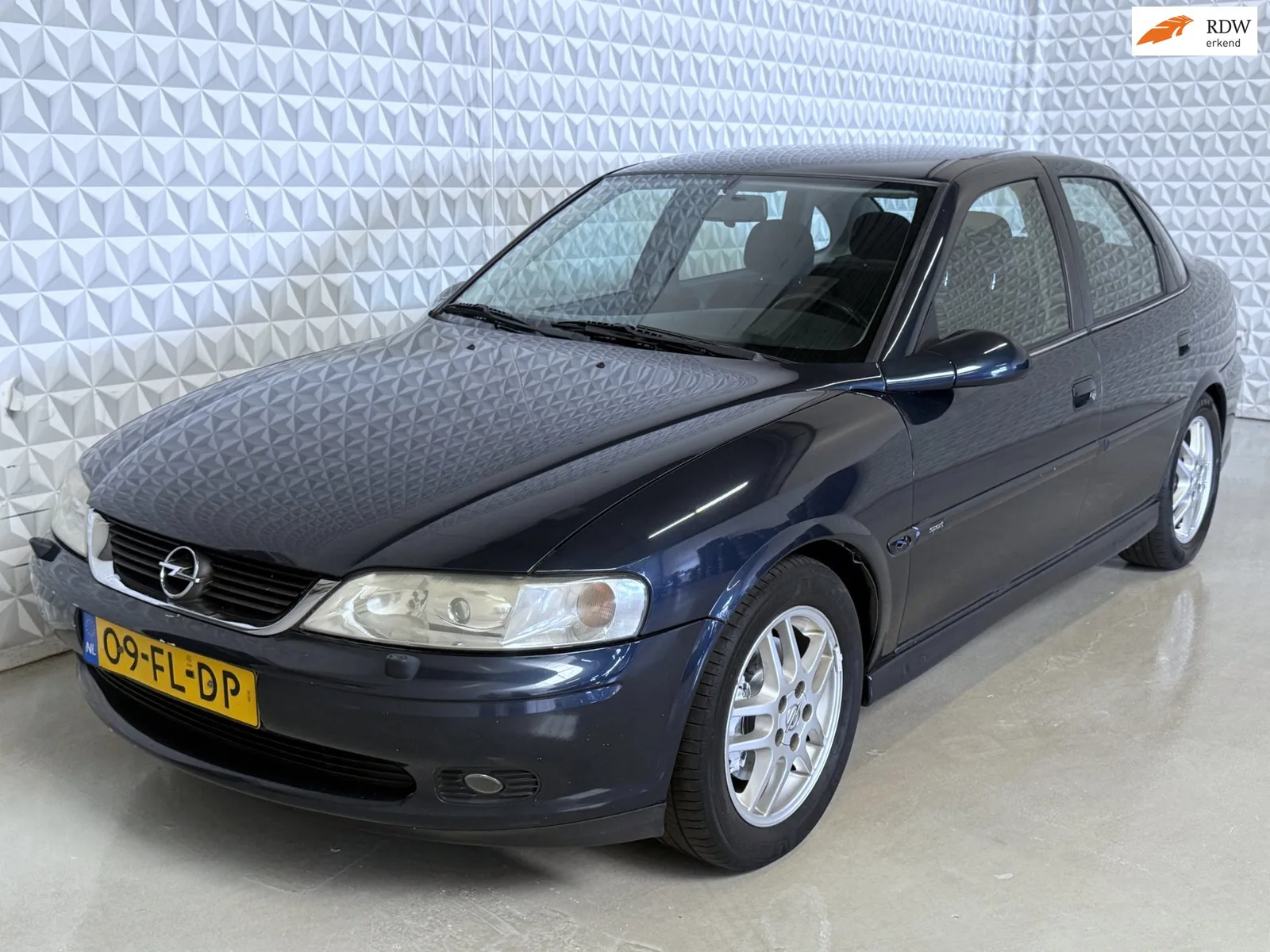 Opel Vectra (2000) — foto 1