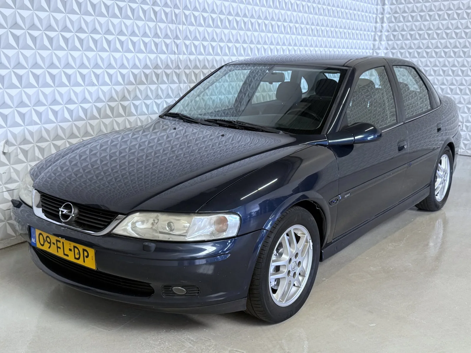 Opel Vectra (2000) — foto 1