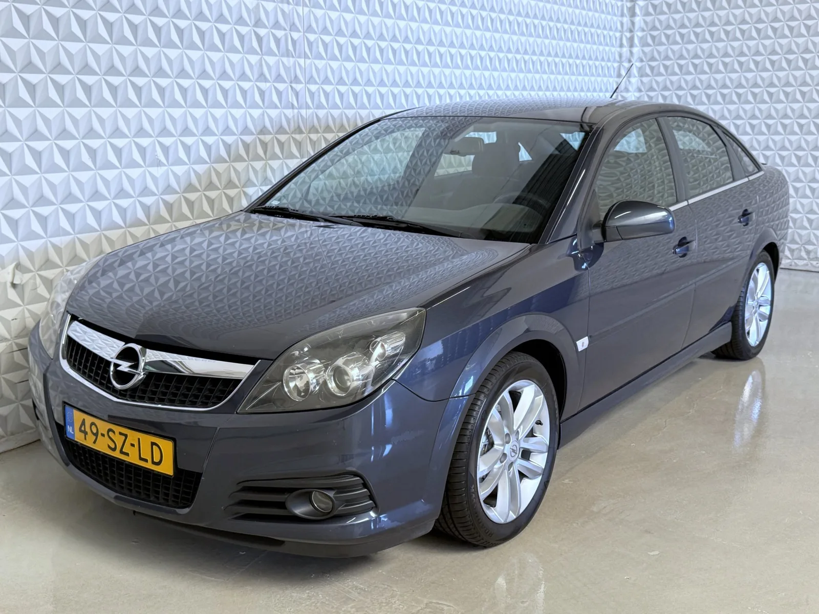 Opel Vectra (2006) — foto 1