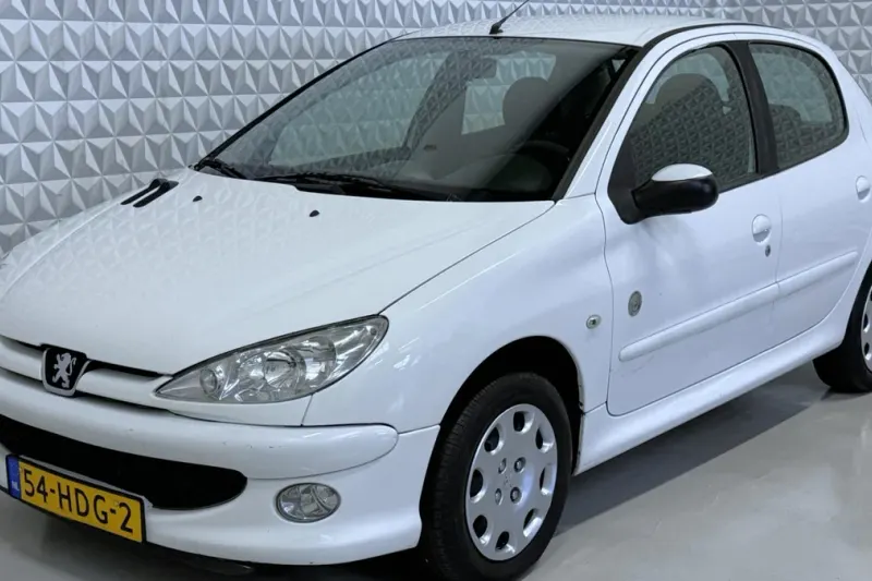 Peugeot 206 (2027)