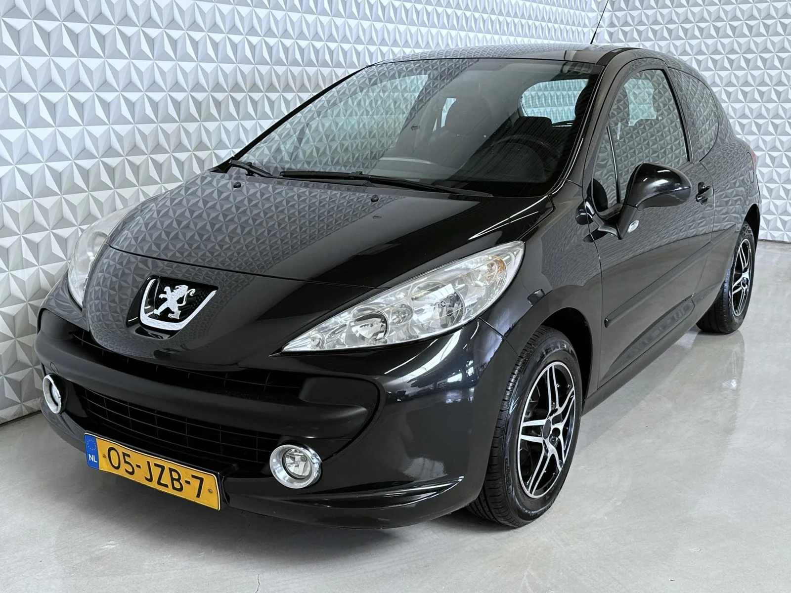 Peugeot 207 (2009) — foto 1