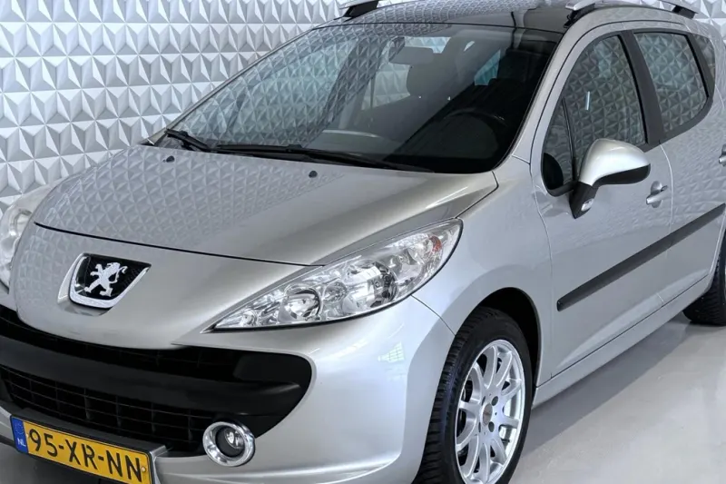 Peugeot 207 (2007)