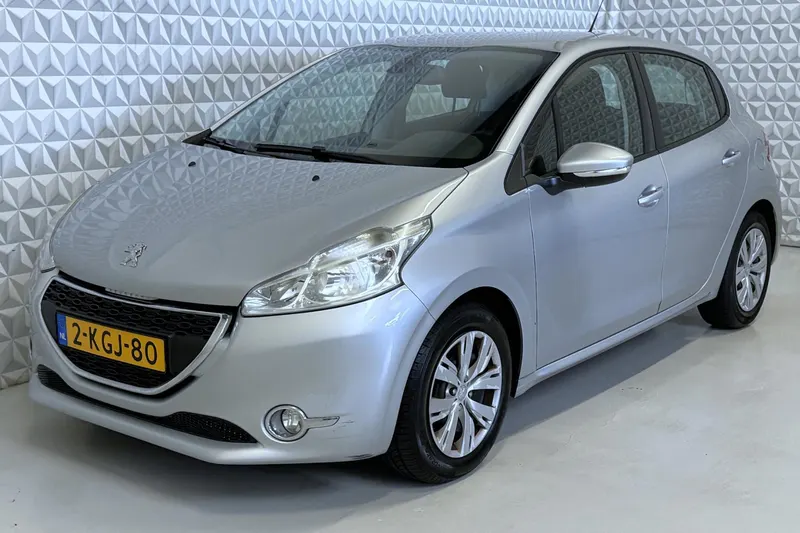 Peugeot 208 (2013)
